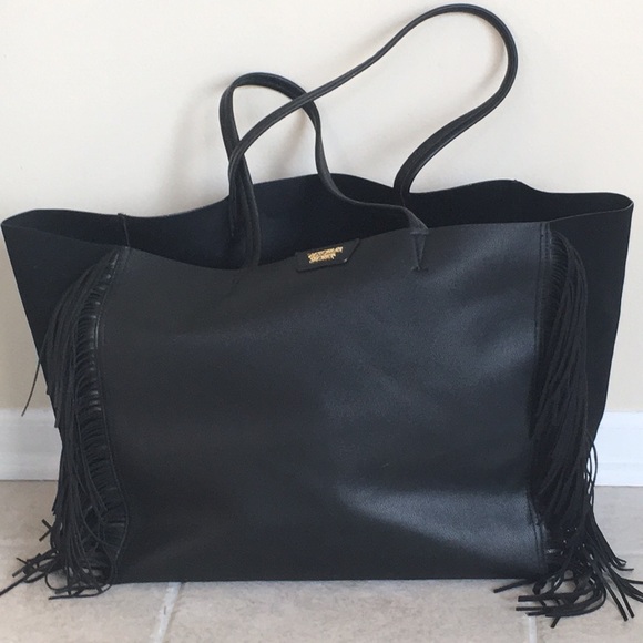 Victoria's Secret Handbags - Victoria’s Secret tote $7 With any purchase!